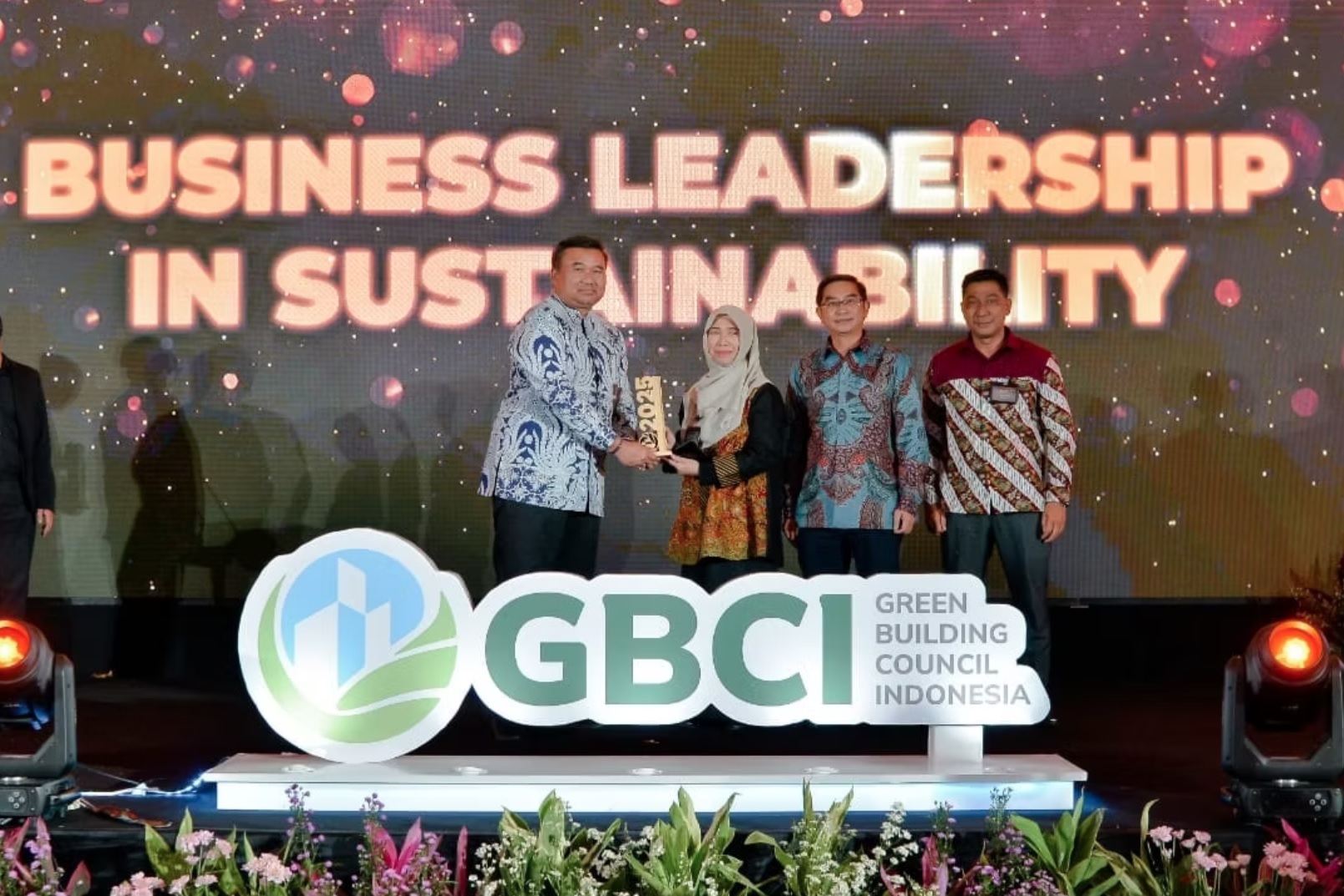 Kota Baru Parahyangan Raih Greenship Awards 2025 Kategori Business Leadership dari GBCI
